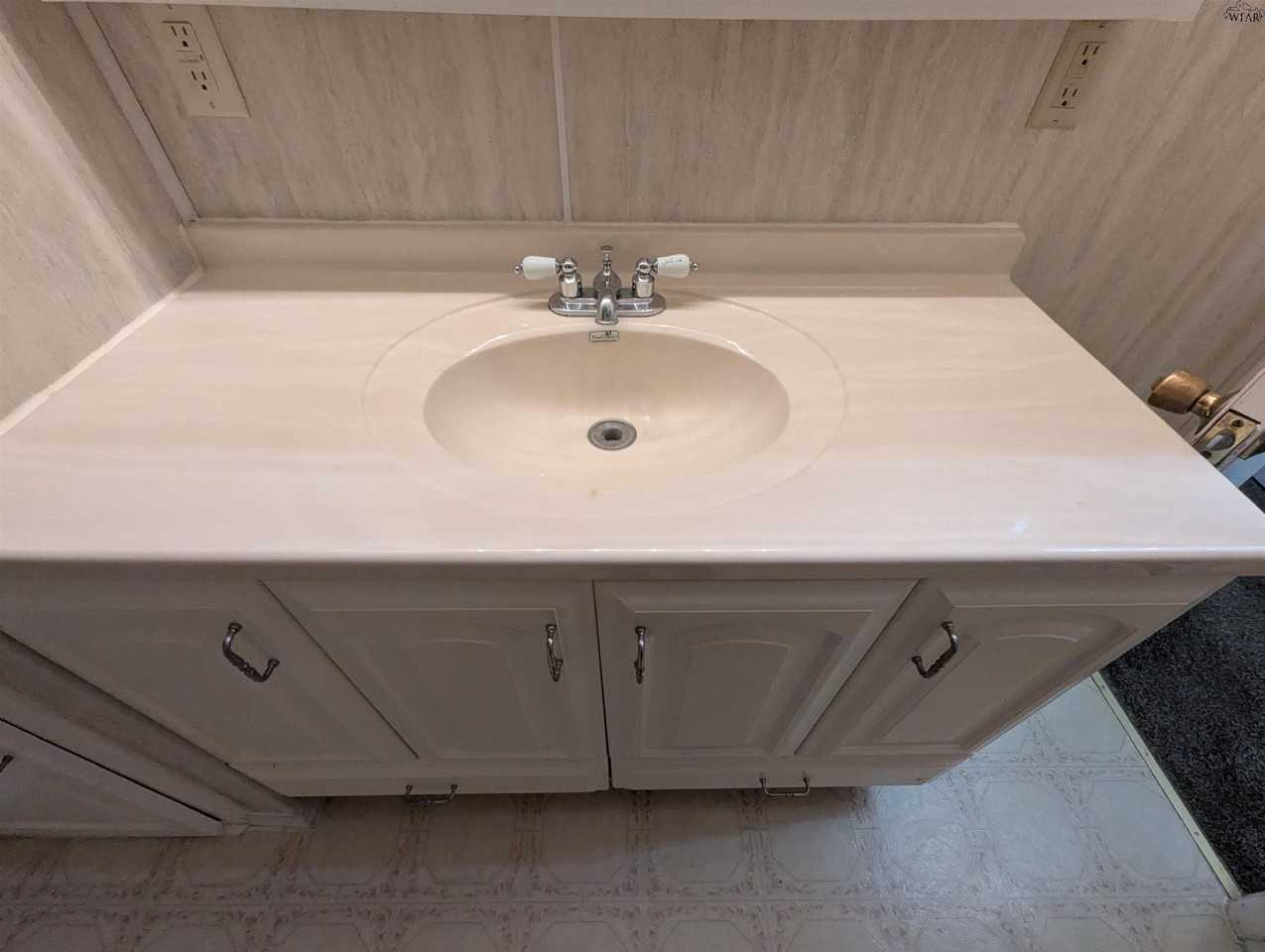 1706 Katherine Dr - Photo 4 of 25