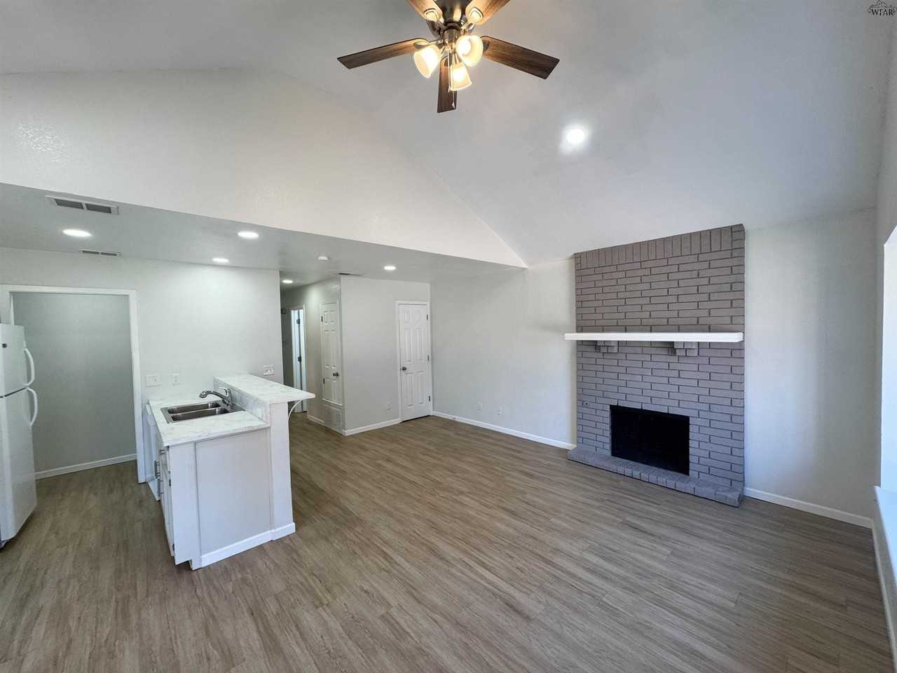 4505 Mistletoe Dr #A - Photo 2 of 11