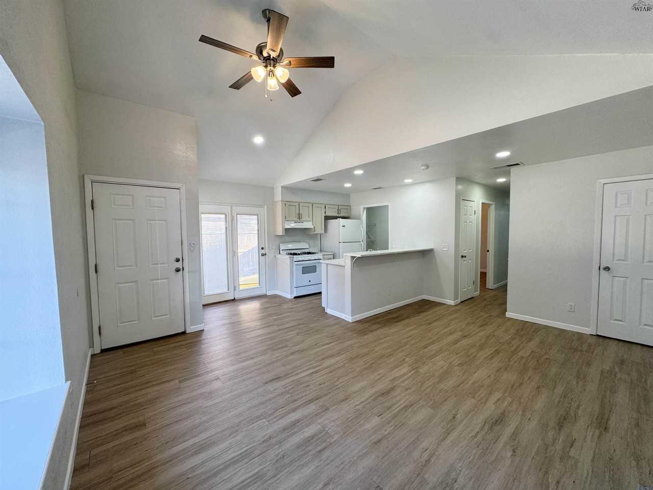 4505 Mistletoe Dr #A - Photo 3 of 11