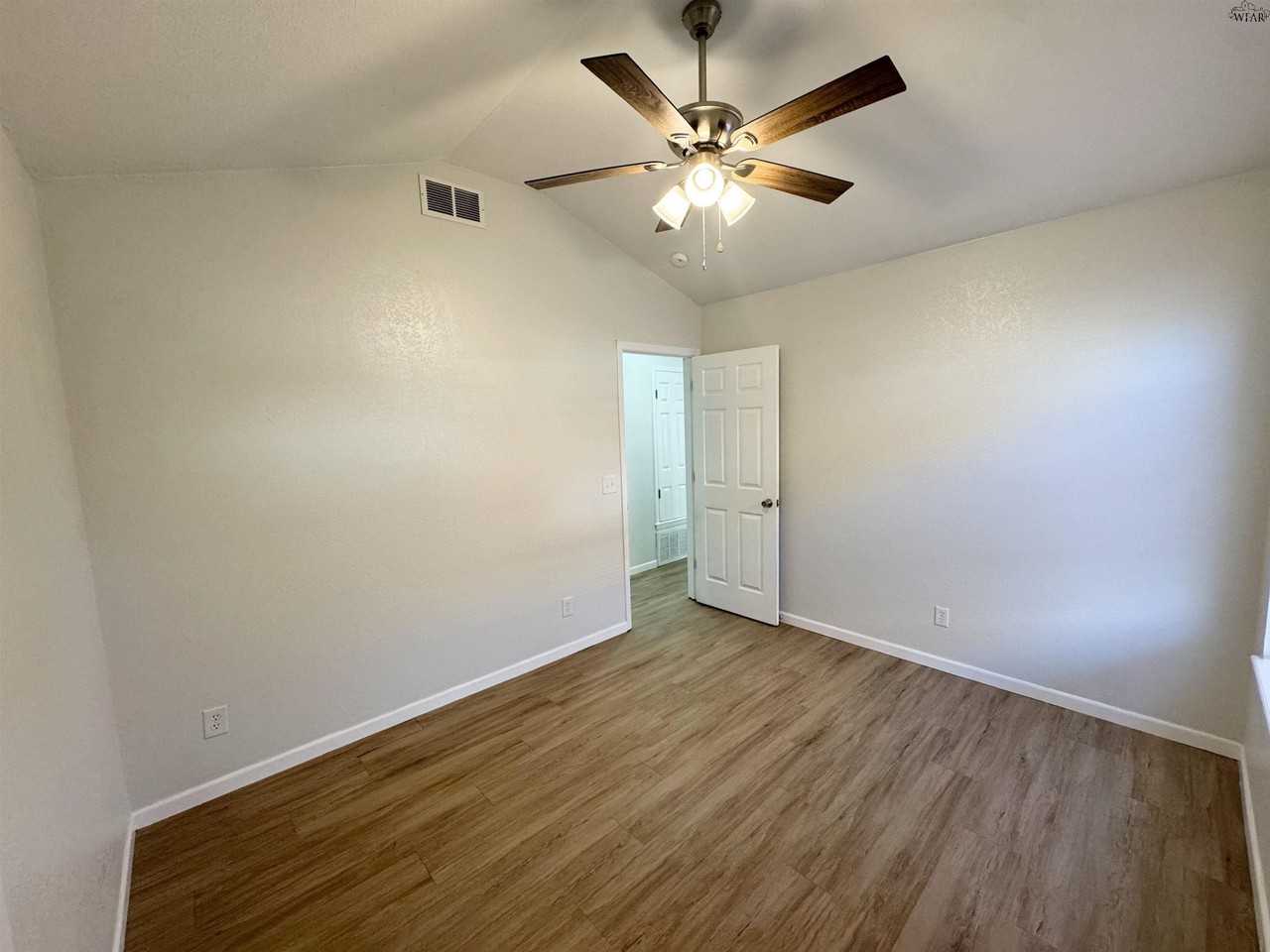 4505 Mistletoe Dr #A - Photo 5 of 11