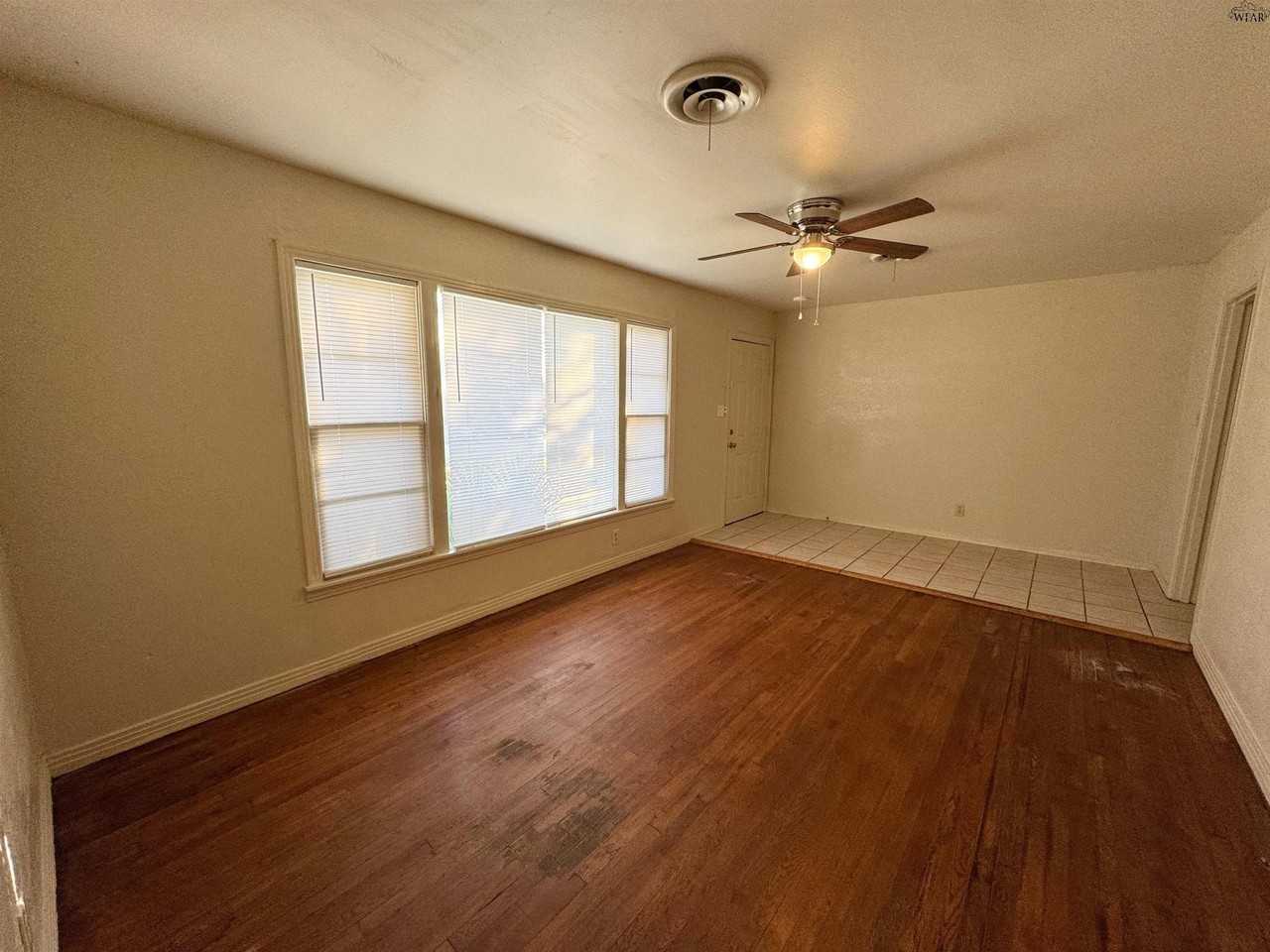 1612 Hursh Ave - Photo 3 of 14