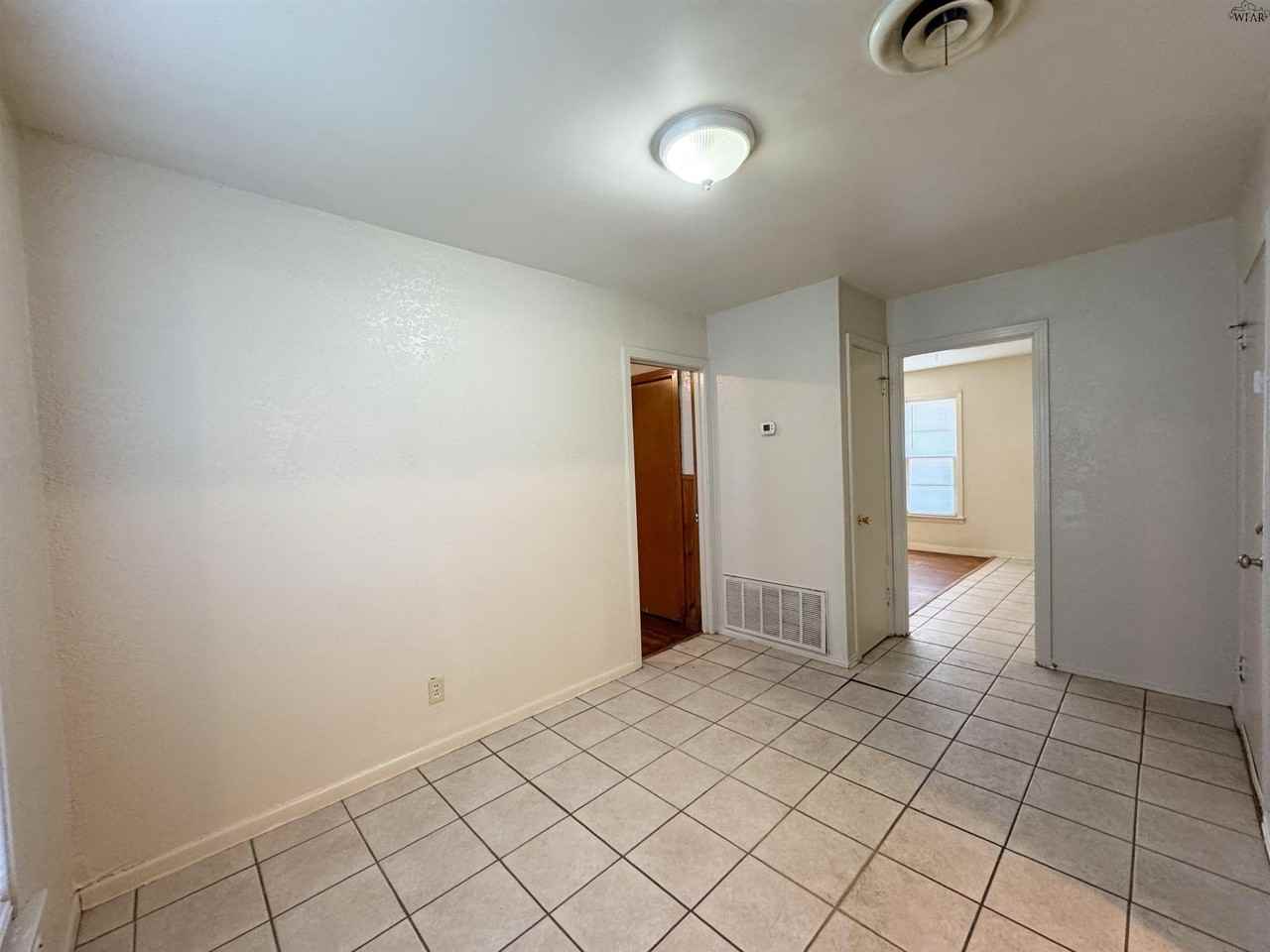 1612 Hursh Ave - Photo 5 of 14