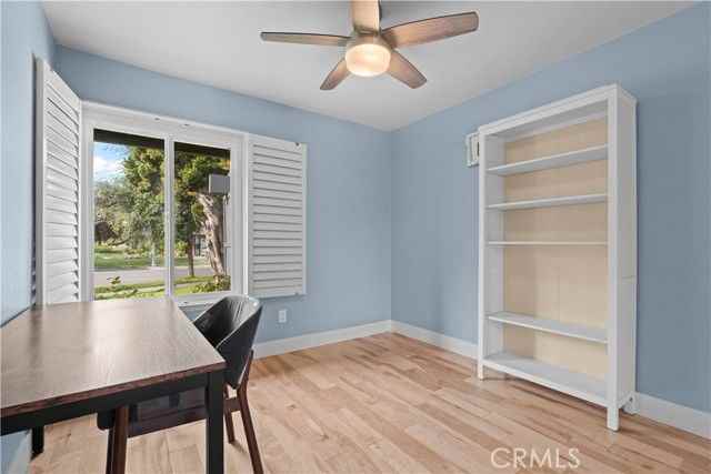 914 Kirkwood Ave - Photo 3 of 8