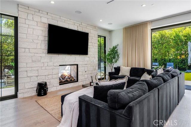 5517 Allott Ave - Photo 2 of 8