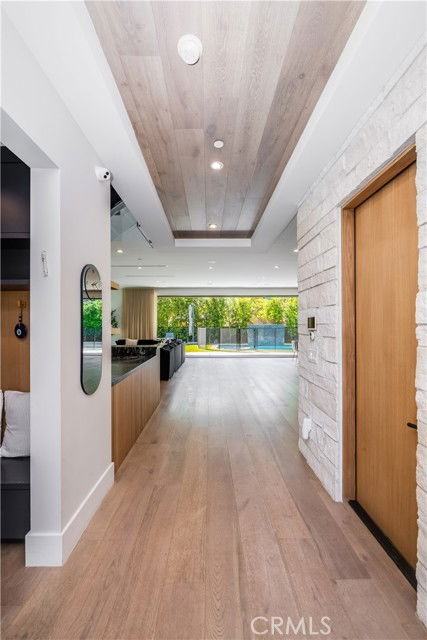 5517 Allott Ave - Photo 5 of 8