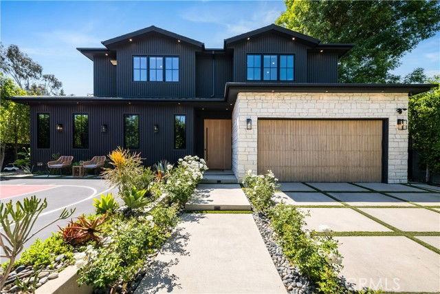 5517 Allott Ave - Photo 7 of 8