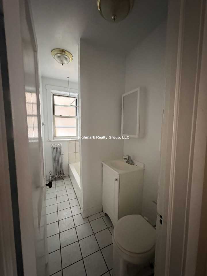 2342 W Touhy Ave #2BA - Photo 6 of 7