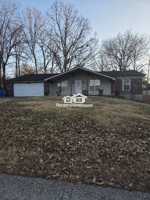 featured image of 74 Breezeview Dr