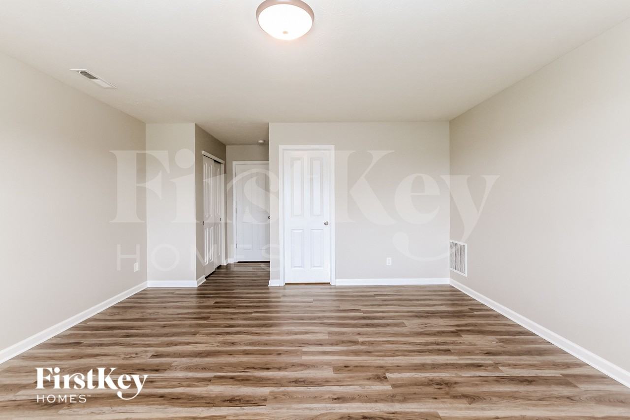 8116 Borland Dr - Photo 6 of 15