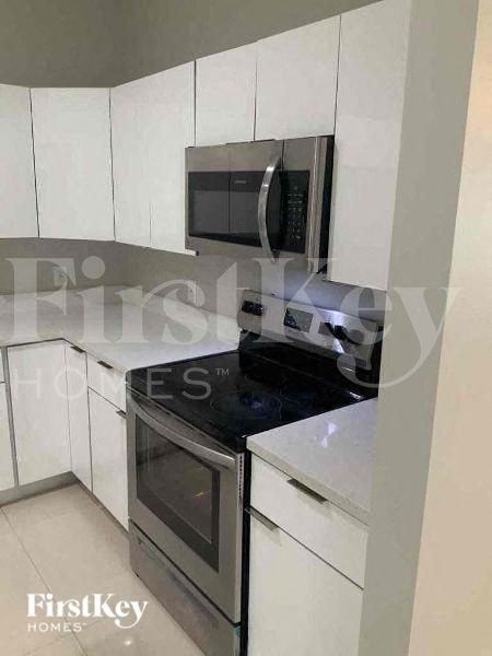 2835 Nw 14th St - Photo 6 of 10