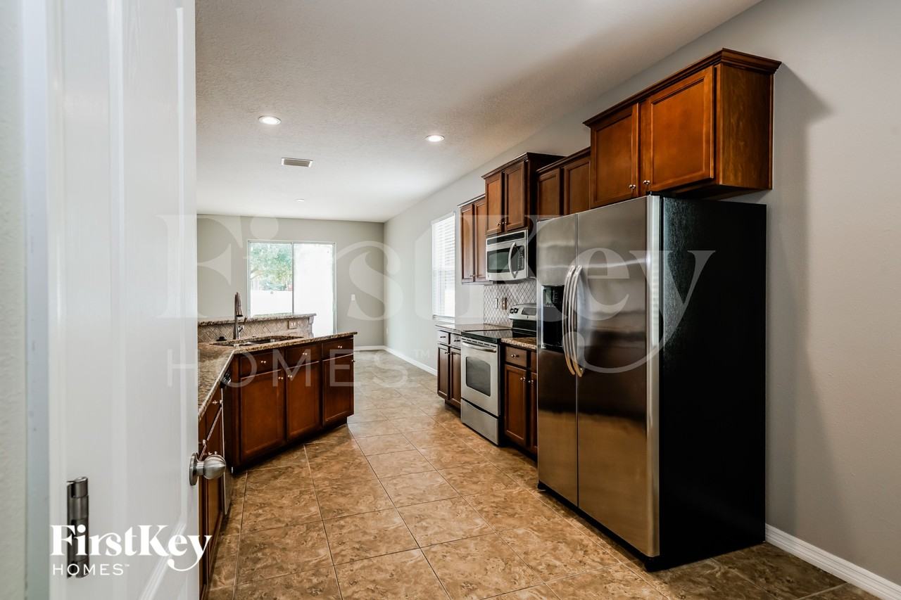 6308 Twin Bridges Dr - Photo 5 of 15