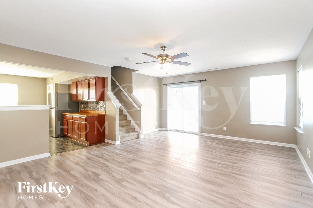 942 Kimberly Ave - Photo 2 of 16