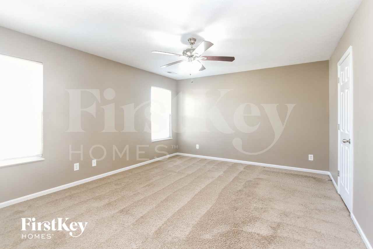 942 Kimberly Ave - Photo 7 of 16