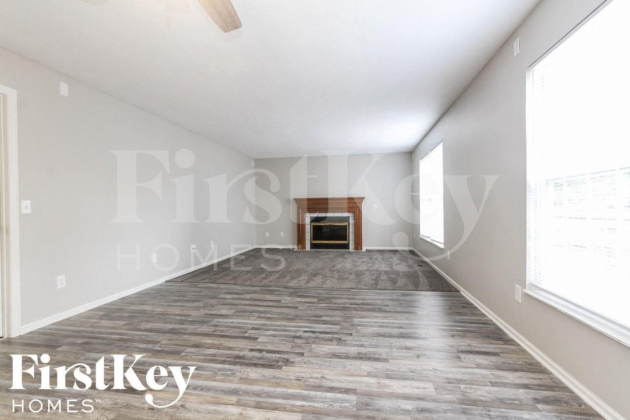 7474 Carnation Ln - Photo 3 of 15