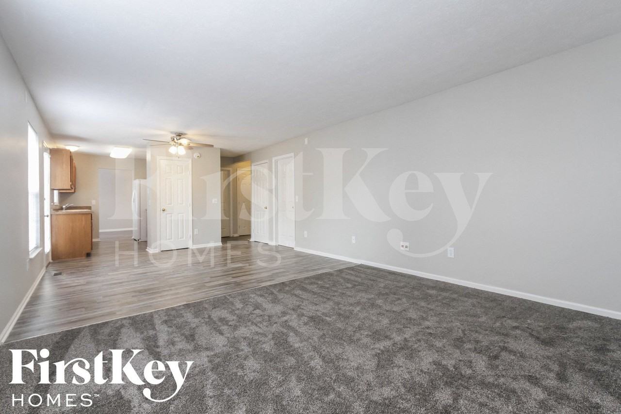 7474 Carnation Ln - Photo 4 of 15