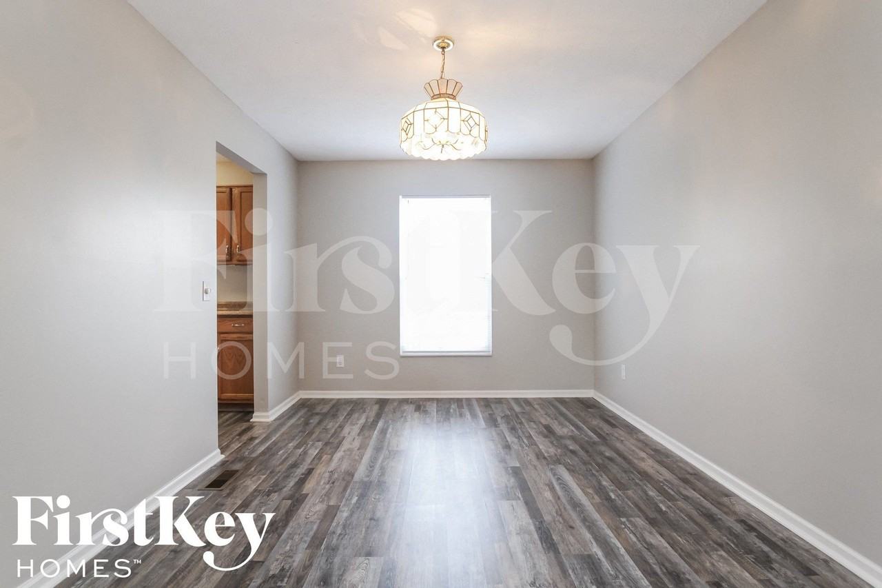 7474 Carnation Ln - Photo 5 of 15