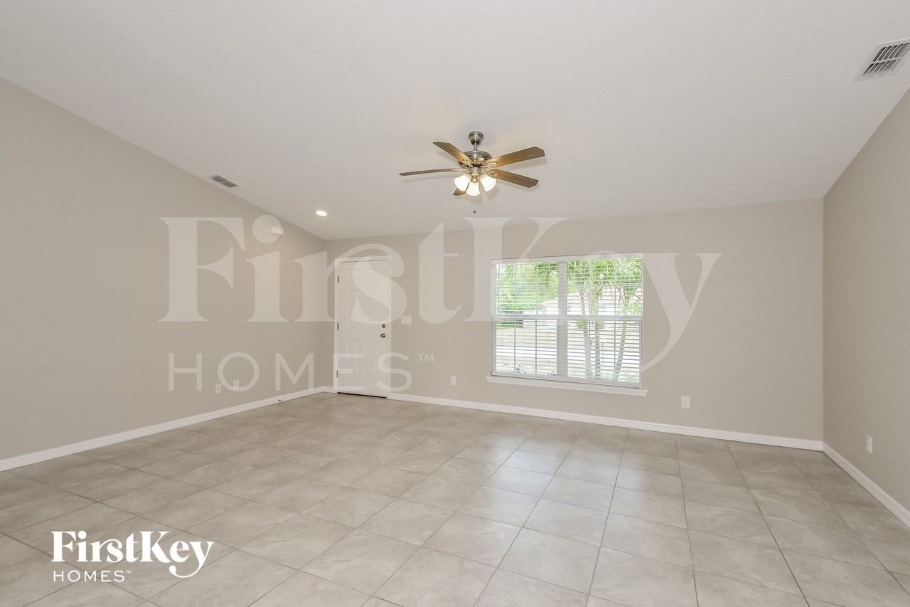 7252 Sea Mist Dr - Photo 3 of 15