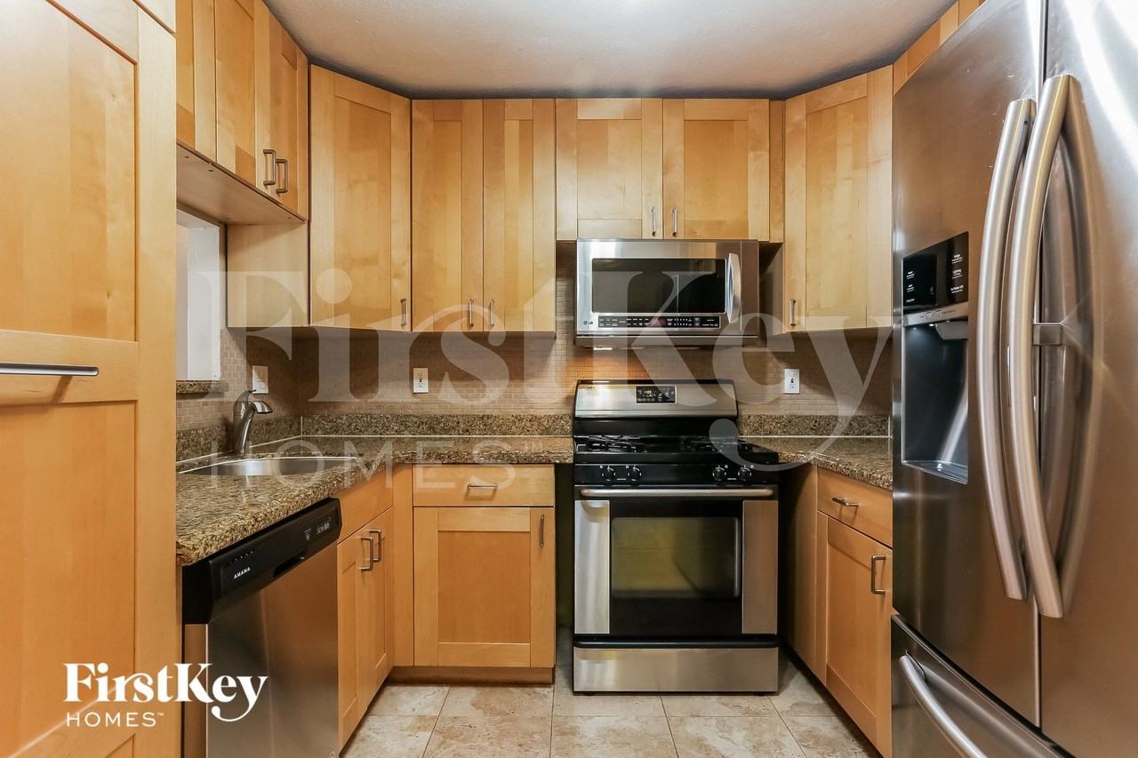 4310 Sw 24th St - Photo 6 of 15