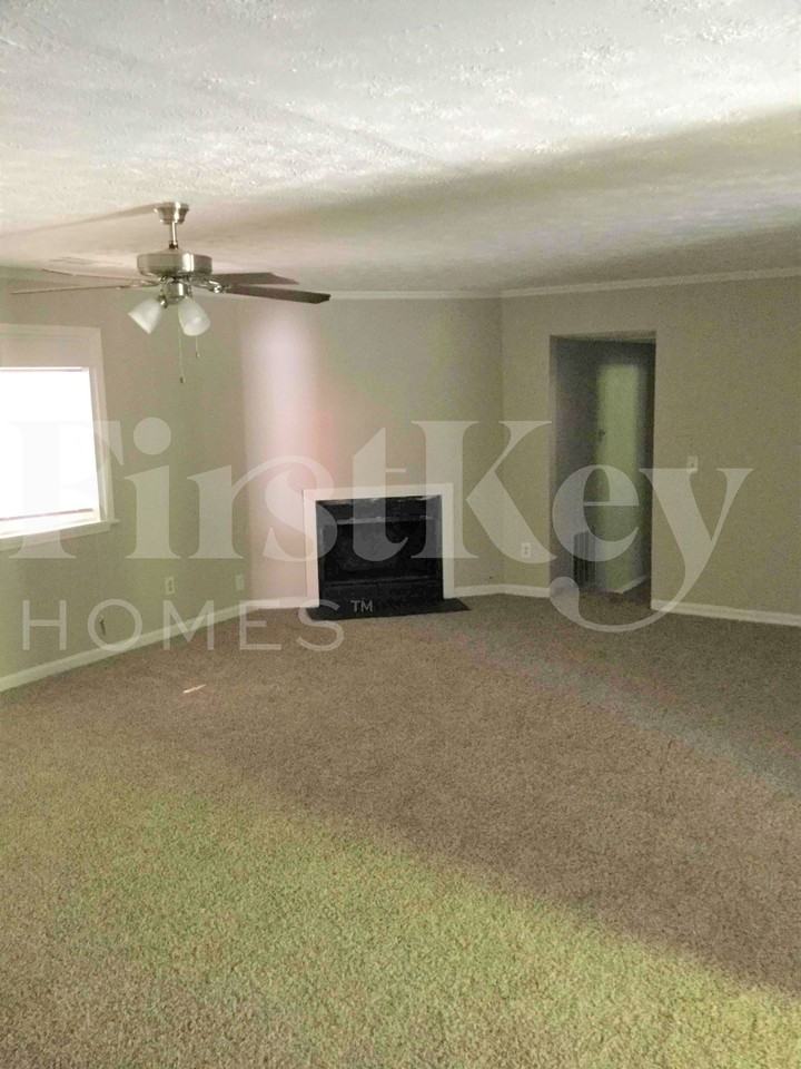 3571 Orbit Ct - Photo 2 of 12