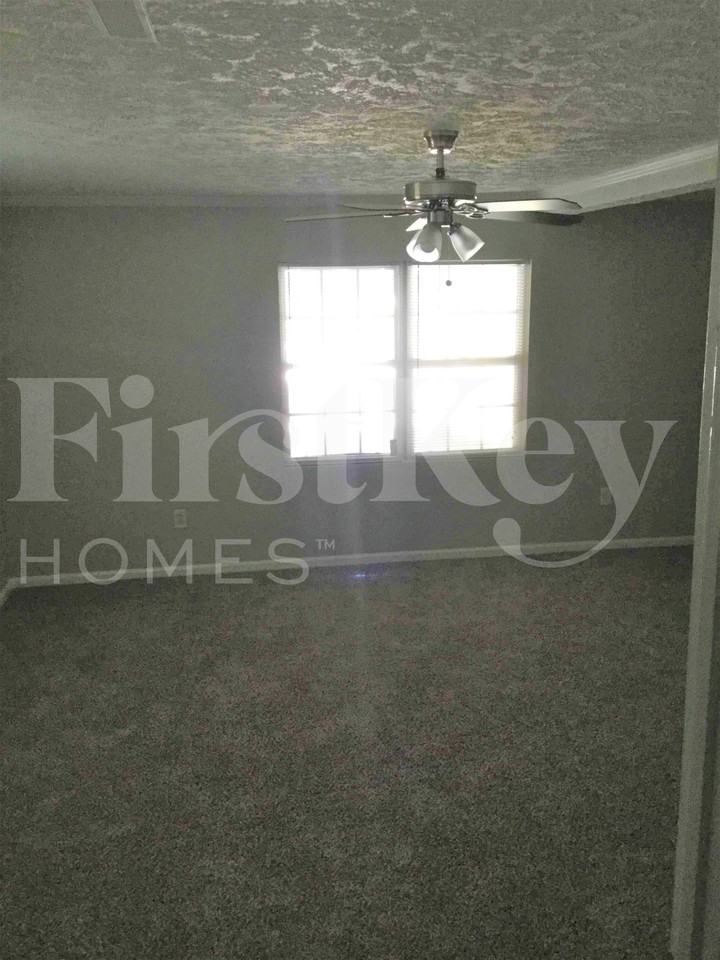 3571 Orbit Ct - Photo 4 of 12