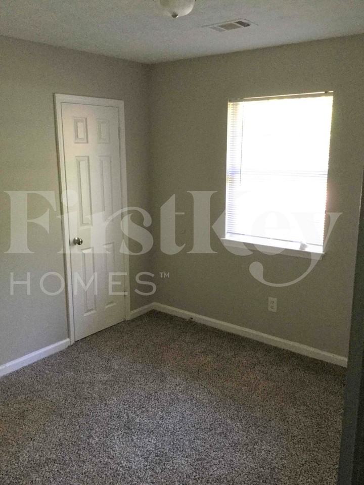 3571 Orbit Ct - Photo 7 of 12