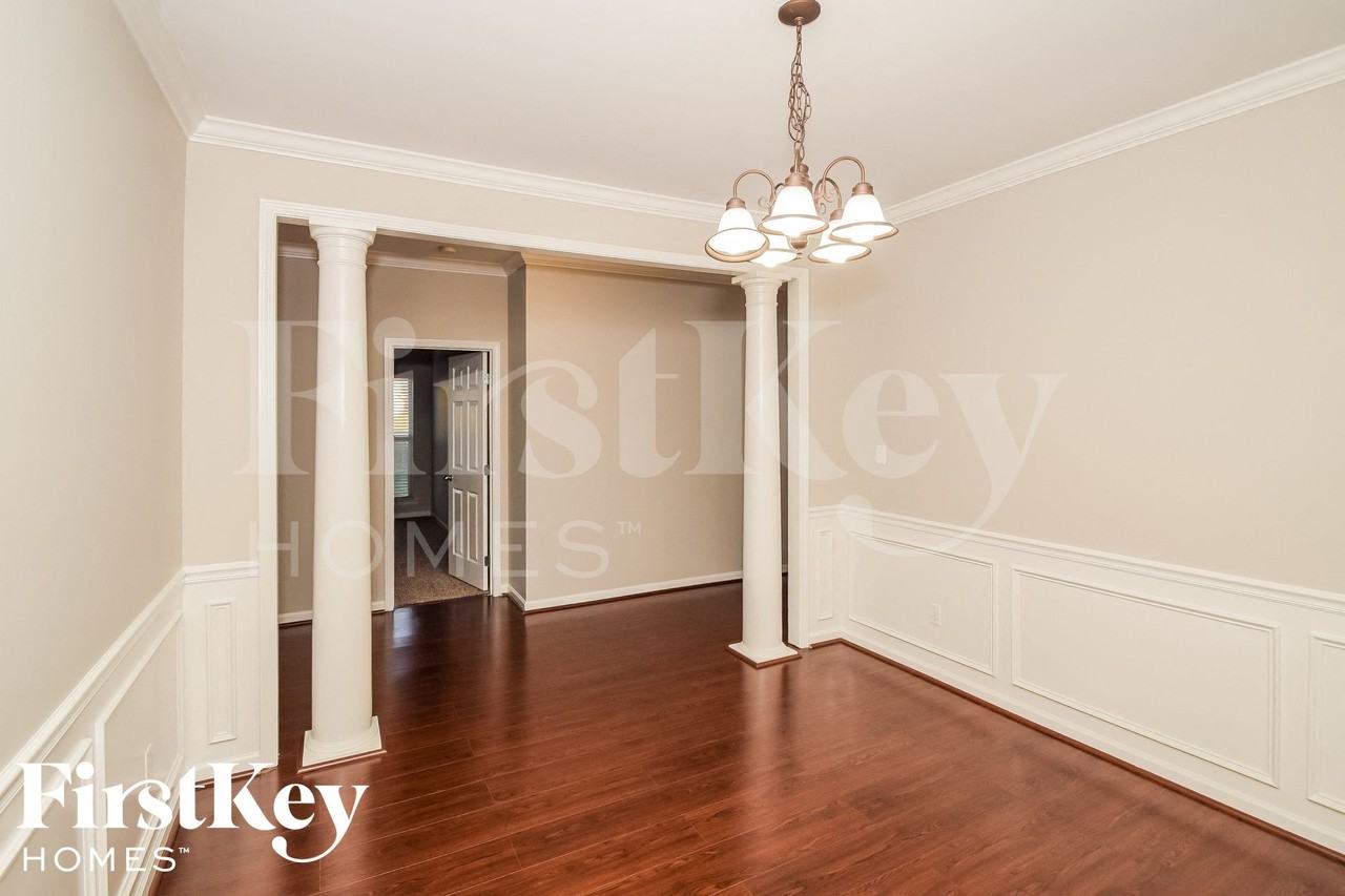 3004 Buttercup Cir - Photo 5 of 15