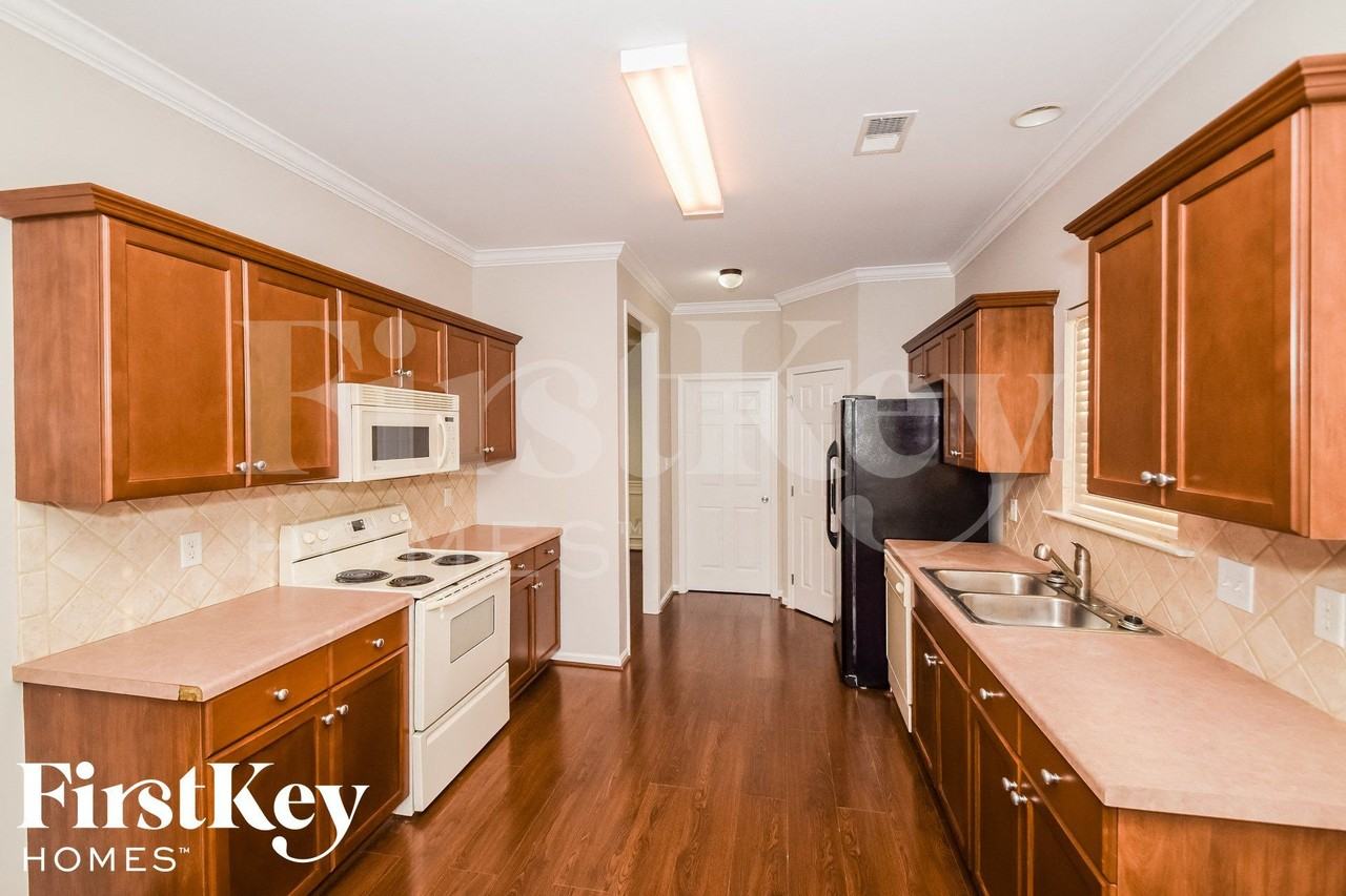 3004 Buttercup Cir - Photo 6 of 15