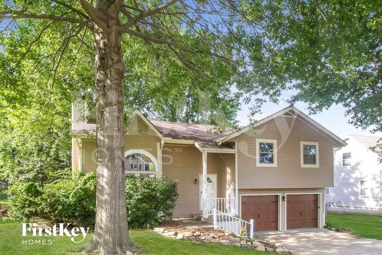 146 Nw 101st St - Photo 2 of 15