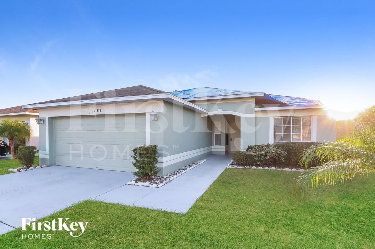 13353 Prestwick Dr - Photo 2 of 15