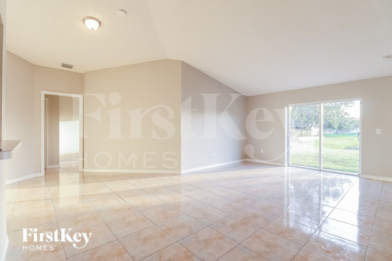 13353 Prestwick Dr - Photo 5 of 15