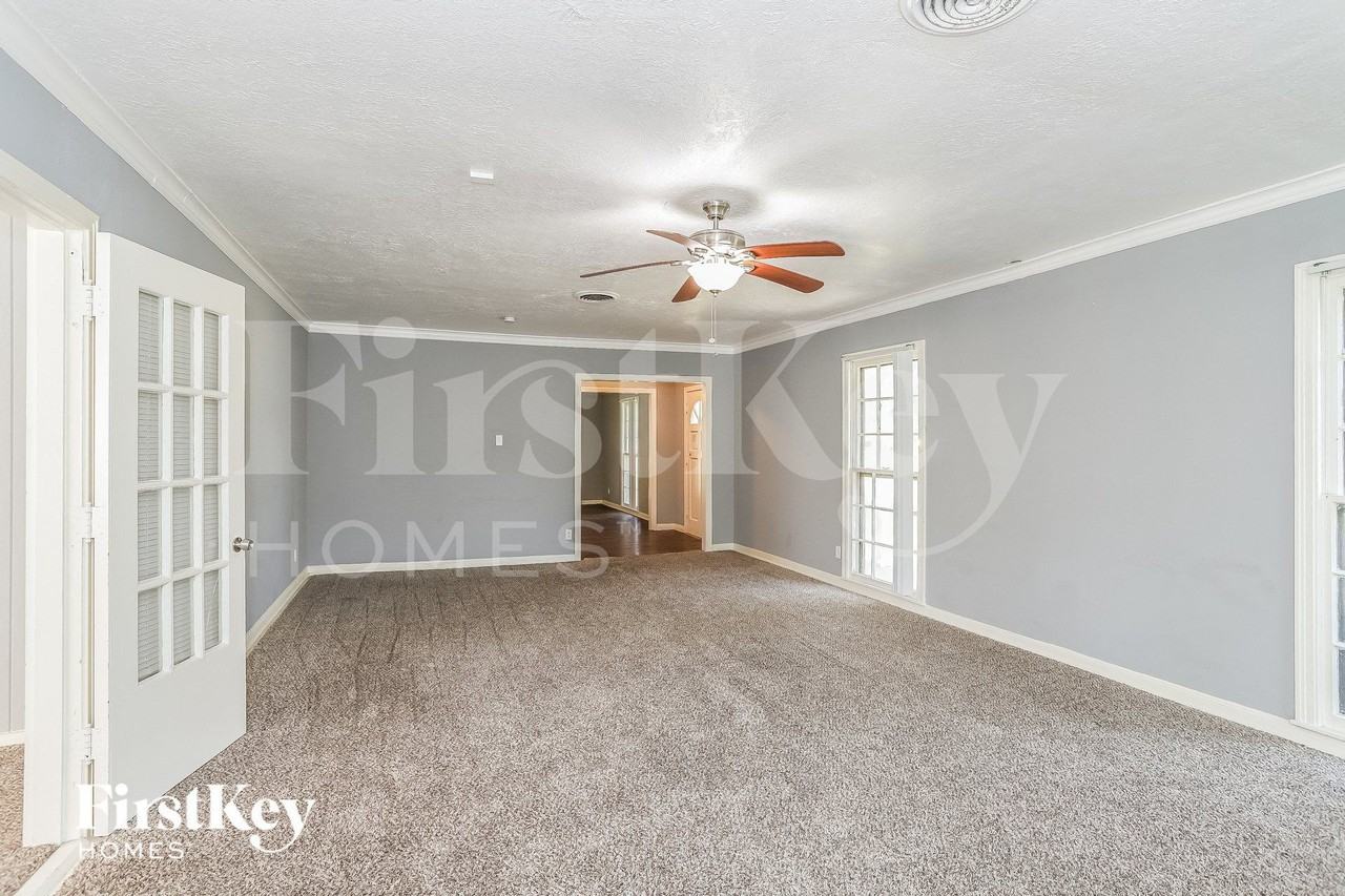 1225 19th Ave N - Photo 6 of 15