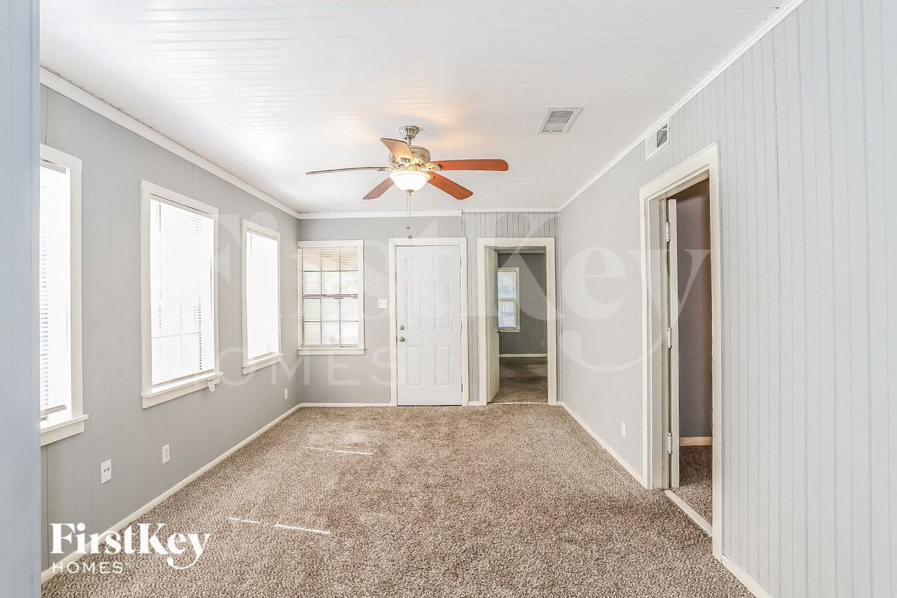 1225 19th Ave N - Photo 7 of 15