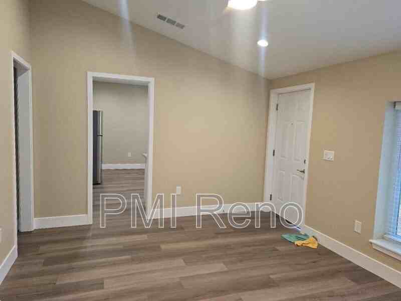 450 Tracy Ln - Photo 4 of 18