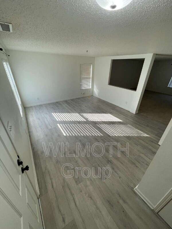 12824 E 131st St - Photo 3 of 27