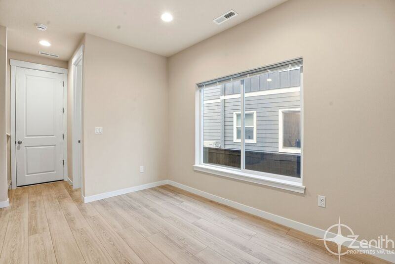 18212 Ne 47th Ave - Photo 7 of 33