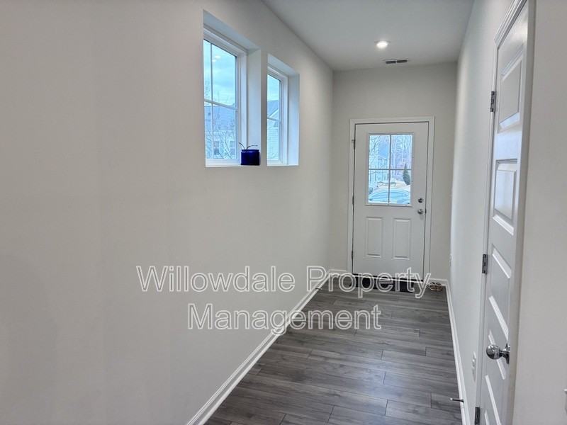 1405 Chipping Dr - Photo 5 of 22