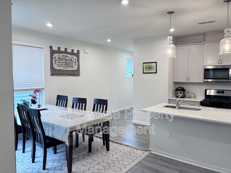 1405 Chipping Dr - Photo 7 of 22