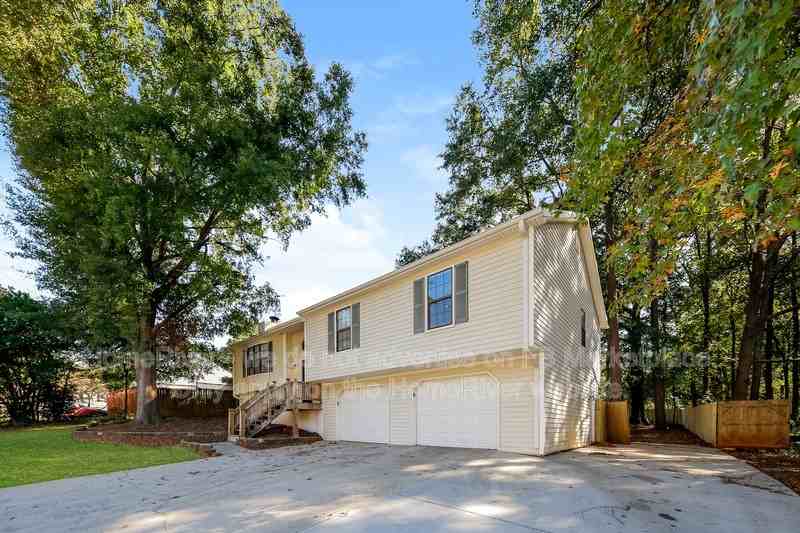 1117 Durrell St - Photo 3 of 20