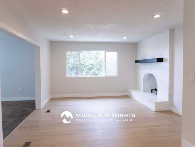 8589 S Kings Hill Dr - Photo 5 of 50