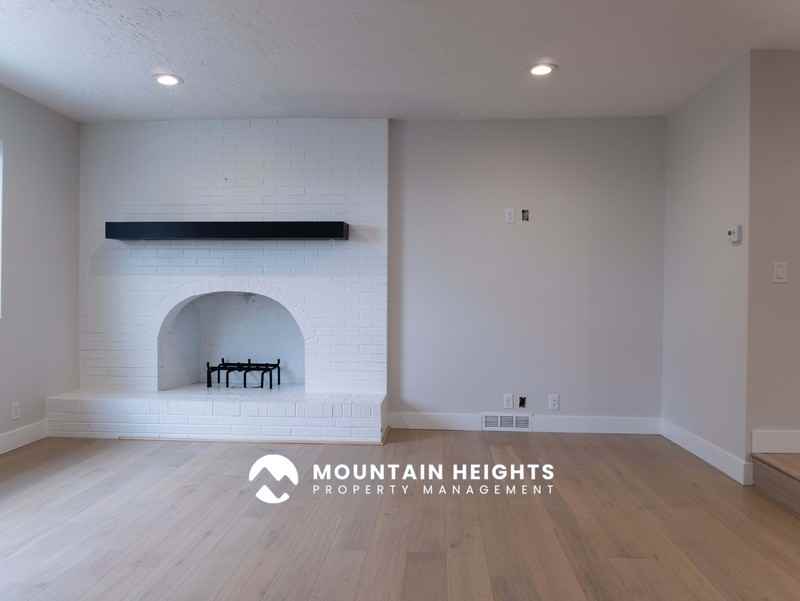 8589 S Kings Hill Dr - Photo 6 of 50