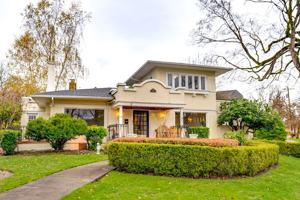 featured image of 3321 Ne Peerless Pl