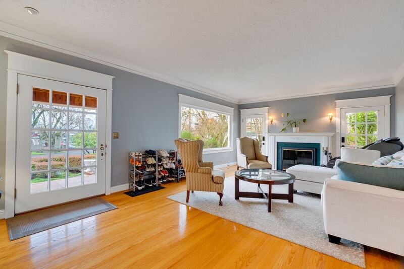 3321 Ne Peerless Pl - Photo 6 of 38