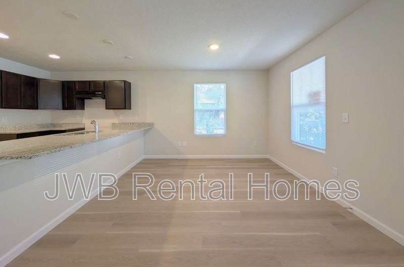 1736 W 30th St - Photo 5 of 16