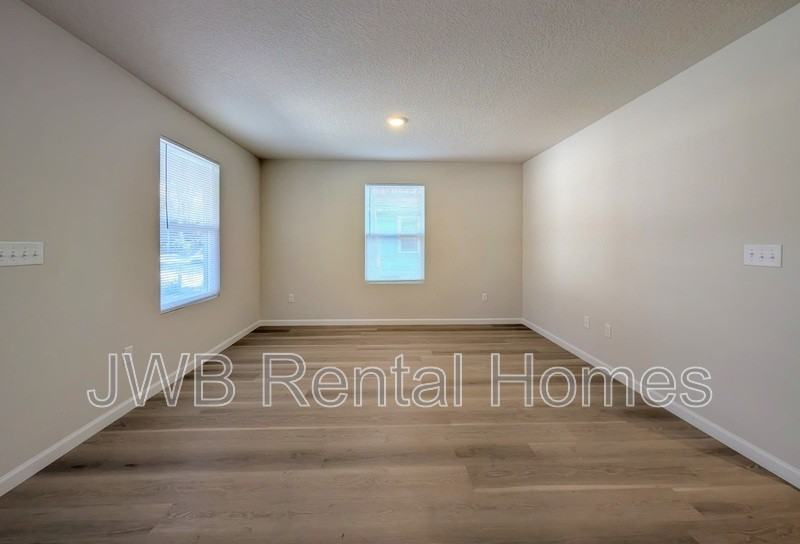 1736 W 30th St - Photo 6 of 16