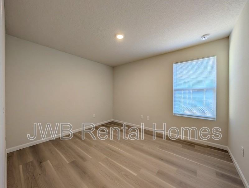 1736 W 30th St - Photo 7 of 16