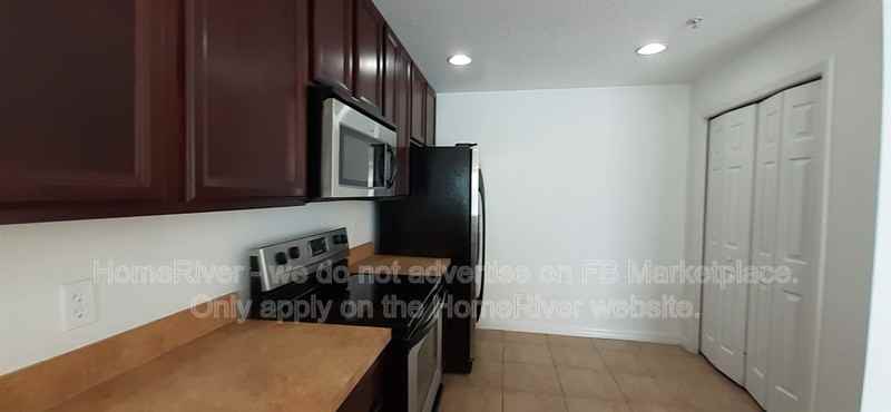 292 Winding Vine Ln #17 - Photo 4 of 22