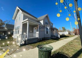 featured image of 424 E 10th St #1