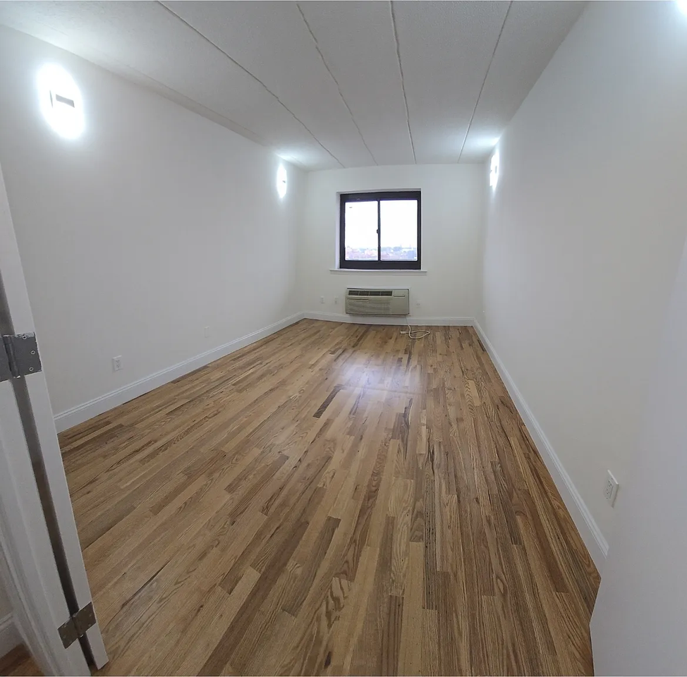 14351 Roosevelt Ave #1C - Photo 4 of 13