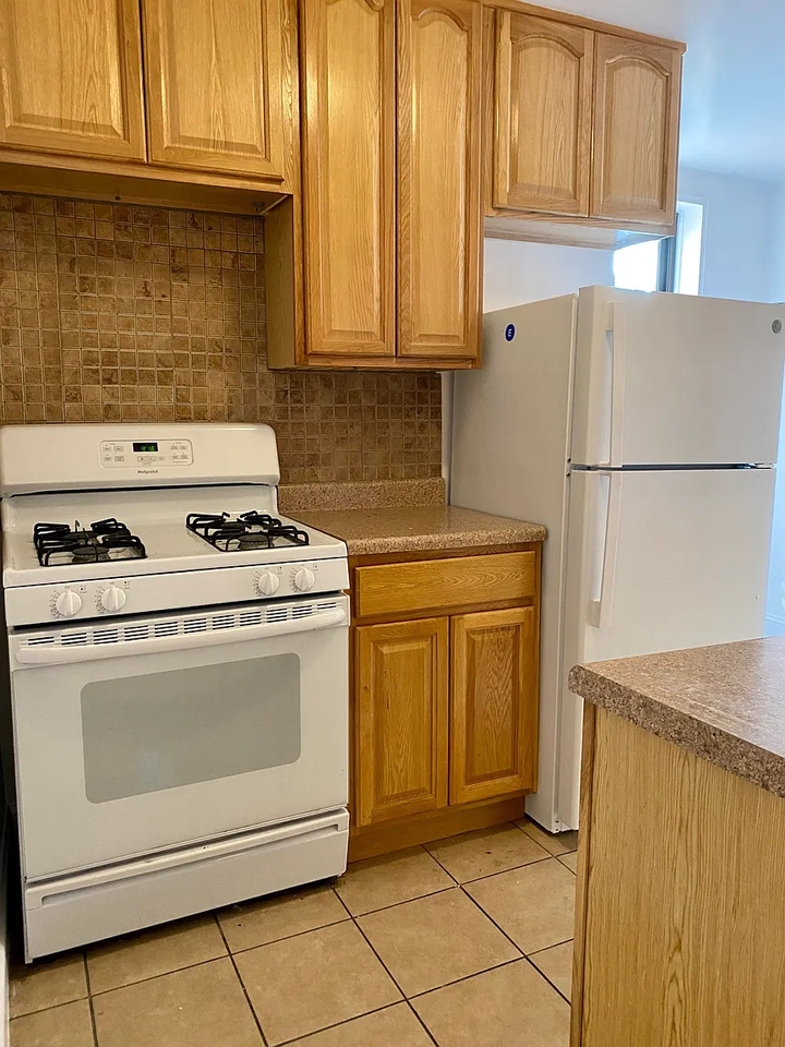 2461 Davidson Ave #1 - Photo 4 of 8