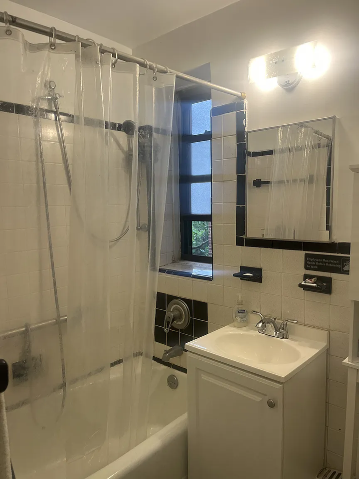 6485 Broadway #6W - Photo 7 of 7